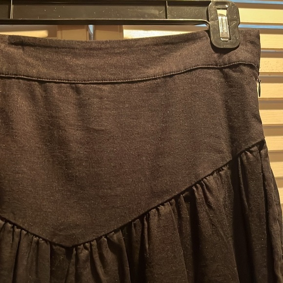 Banana Republic women’s black skirt size‎ 2 never worn - Picture 4 of 10